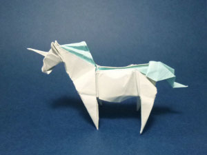 折り紙作品：ユニコーン (創作者 室屋洋輔) 