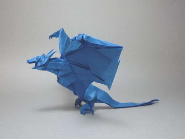 折り紙作品：フロストドラゴン  (創作者 ケイド・チャン）完成作品