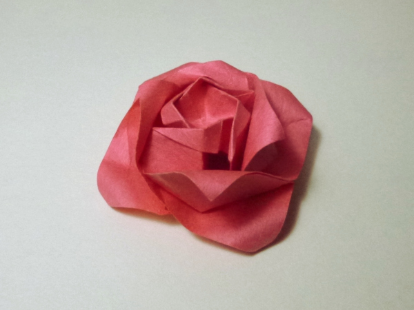 折り紙作品:マコトローズ（創作者 山口真）彩色和紙使用