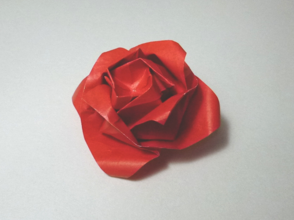 折り紙作品:マコトローズ（創作者 山口真）両面単色おりがみ使用